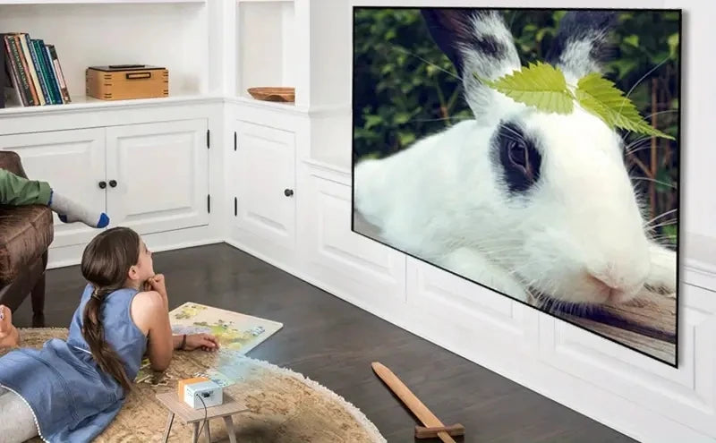 Pocket projector YG300, high-definition projector, a good choice for gifts, does not take up space and is suitable for outdoor